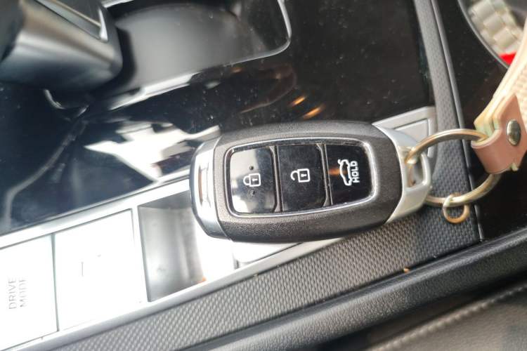Used Hyundai Elantra 2023 1.5L CVT LUX Prestige Edition Vehicle Key