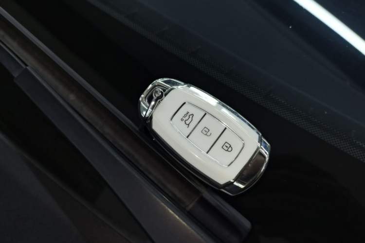 Used Hyundai Elantra 2023 1.5L CVT GLX Elite Edition Vehicle Key