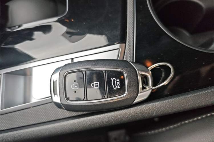 Used Hyundai Elantra 2023 1.5L CVT GLX Elite Edition Vehicle Key