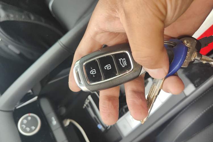Used Hyundai Elantra 2023 1.5L CVT GLX Elite Edition Vehicle Key