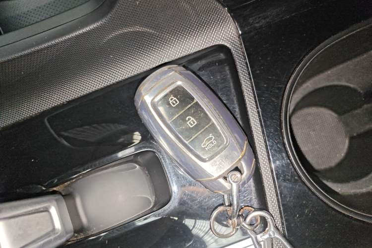 Used Hyundai Elantra 2023 1.5L CVT GLX Elite Edition Vehicle Key