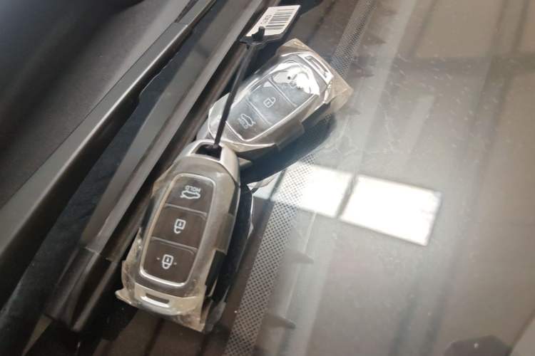 Used Hyundai Elantra 2023 1.5L CVT GLX Elite Edition Vehicle Key