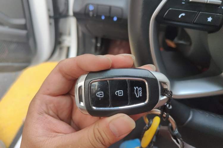Used Hyundai Elantra 2023 1.5L CVT LUX Prestige Edition Vehicle Key