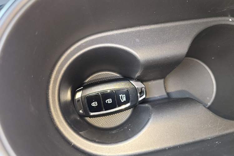 Used Hyundai Elantra 2023 1.5L CVT GLX Elite Edition Vehicle Key