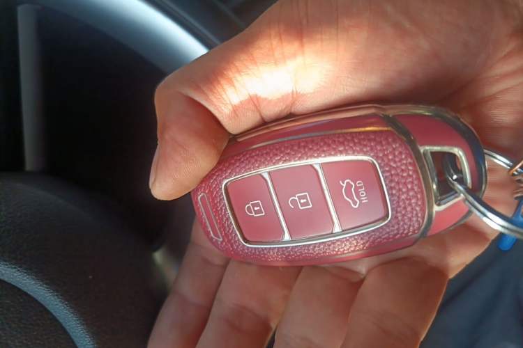 Used Hyundai Elantra 2023 1.5L CVT LUX Prestige Edition Vehicle Key