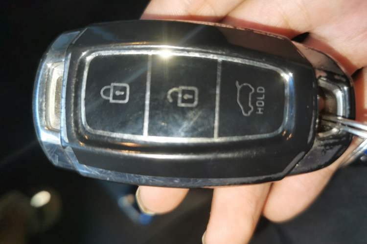 Used Hyundai Elantra 2023 1.5L CVT GLX Elite Edition Vehicle Key