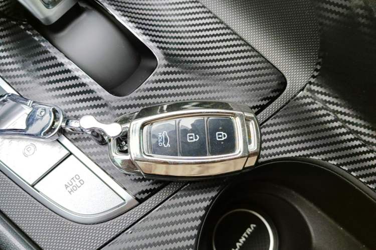 Used Hyundai Elantra 2023 1.5L CVT GLX Elite Edition Vehicle Key