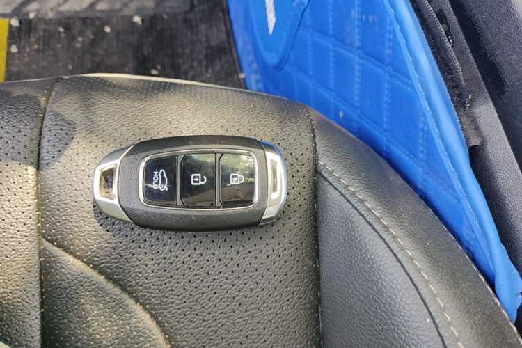 Used Hyundai Elantra 2023 1.5L CVT LUX Prestige Edition Vehicle Key