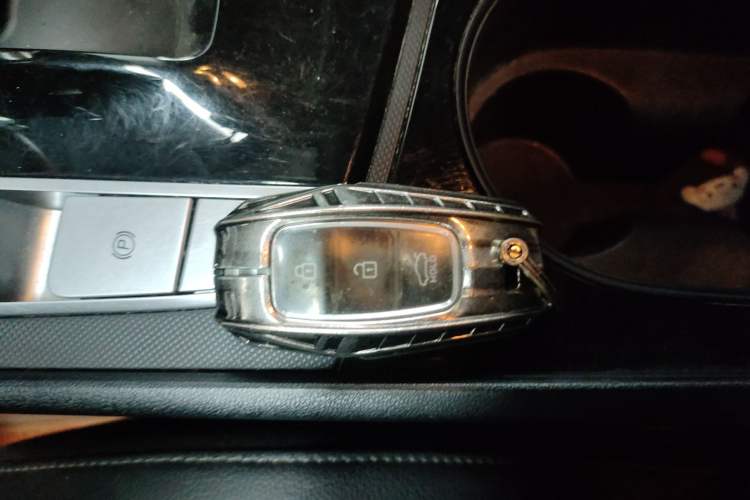 Used Hyundai Elantra 2023 1.5L CVT LUX Prestige Edition Vehicle Key