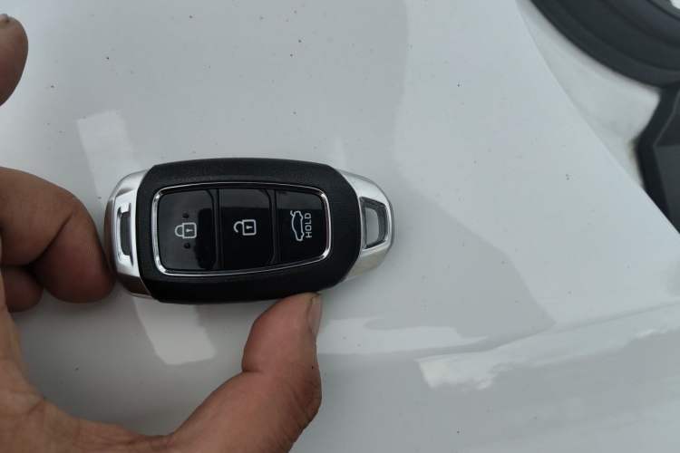 Used Hyundai Elantra 2023 1.5L CVT LUX Prestige Edition Vehicle Key