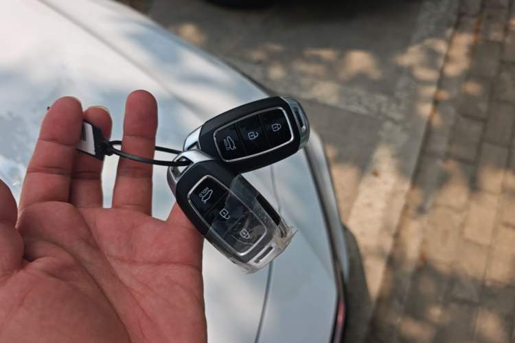 Used Hyundai Elantra 2023 1.5L CVT GLX Elite Edition Vehicle Key