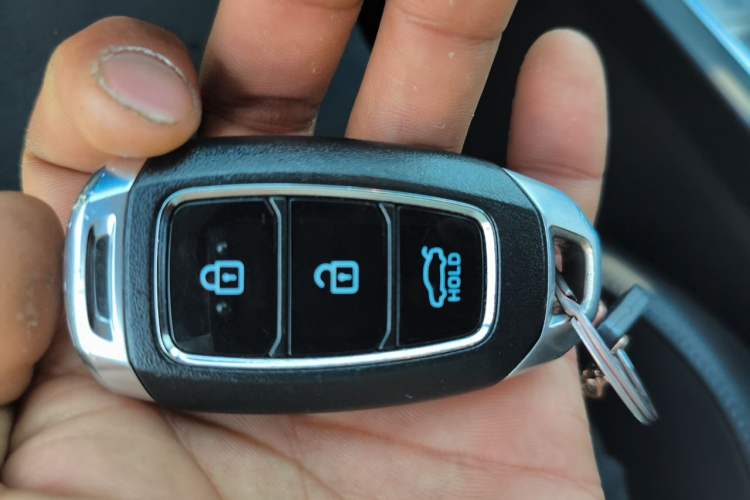 Used Hyundai Elantra 2023 1.5L CVT LUX Prestige Edition Vehicle Key