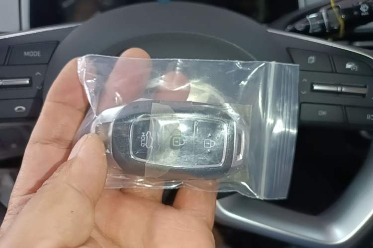 Used Hyundai Elantra 2023 1.5L CVT GLX Elite Edition Vehicle Key