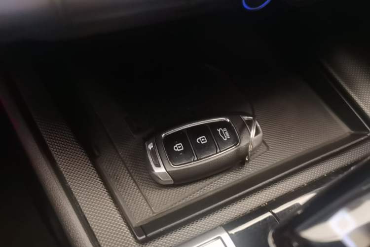 Used Hyundai Elantra 2023 1.5L CVT LUX Prestige Edition Vehicle Key