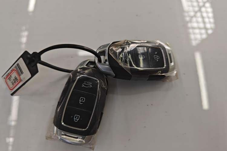 Used Hyundai Elantra 2023 1.5L CVT GLX Elite Edition Vehicle Key