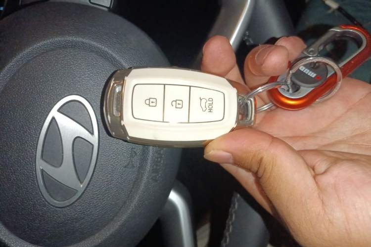 Used Hyundai Elantra 2023 1.5L CVT LUX Prestige Edition Vehicle Key