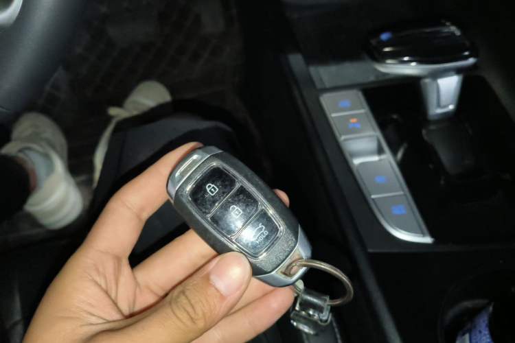 Used Hyundai Elantra 2023 1.5L CVT LUX Prestige Edition Vehicle Key