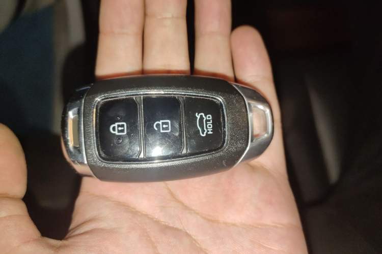 Used Hyundai Elantra 2023 1.5L CVT GLX Elite Edition Vehicle Key