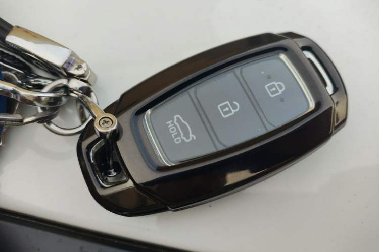 Used Hyundai Elantra 2023 1.5L CVT GLX Elite Edition Vehicle Key