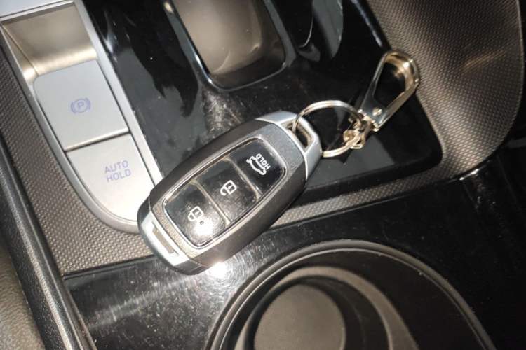 Used Hyundai Elantra 2023 1.5L CVT GLX Elite Edition Vehicle Key
