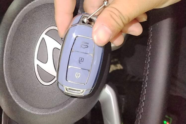 Used Hyundai Elantra 2023 1.5L CVT GLX Elite Edition Vehicle Key