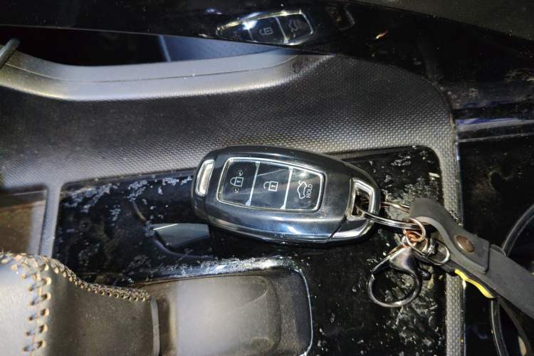 Used Hyundai Elantra 2023 1.5L CVT GLX Elite Edition Vehicle Key