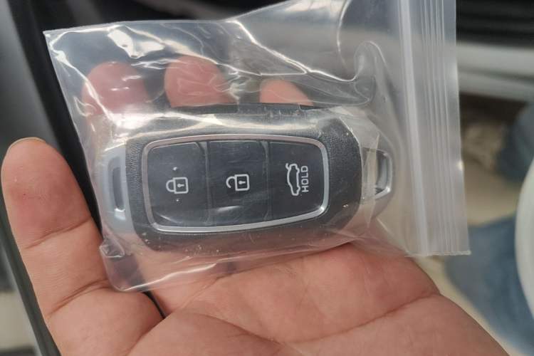 Used Hyundai Elantra 2023 1.5L CVT GLX Elite Edition Vehicle Key