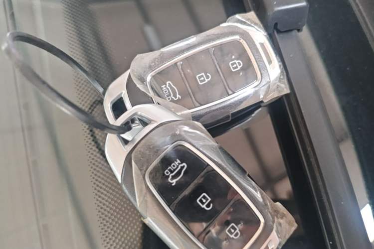 Used Hyundai Elantra 2023 1.5L CVT GLX Elite Edition Vehicle Key