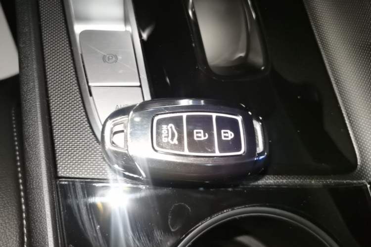 Used Hyundai Elantra 2023 1.5L CVT LUX Prestige Edition Vehicle Key