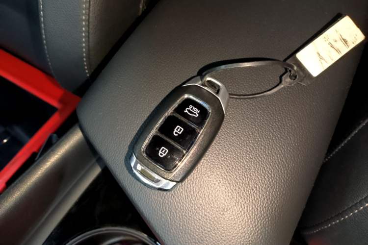 Used Hyundai Elantra 2023 1.5L CVT GLX Elite Edition Vehicle Key