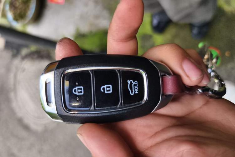 Used Hyundai Elantra 2023 1.5L CVT GLX Elite Edition Vehicle Key