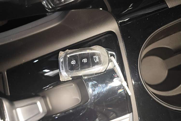 Used Hyundai Elantra 2023 1.5L CVT LUX Prestige Edition Vehicle Key