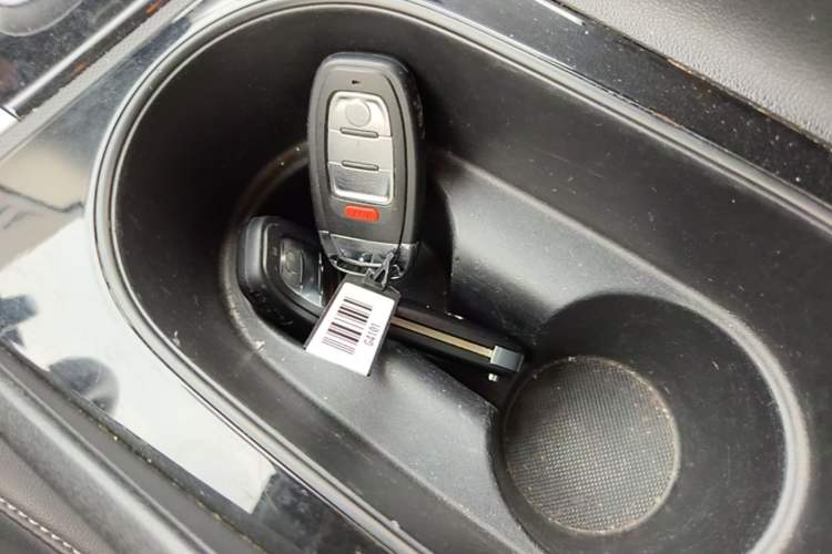 Used Hyundai Elantra 2023 1.5L CVT GLS Leading Edition Vehicle Key