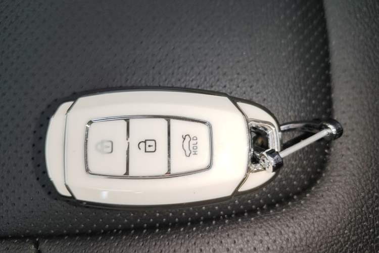 Used Hyundai Elantra 2023 1.5L CVT GLX Elite Edition Vehicle Key