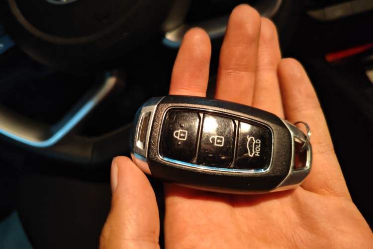 Used Hyundai Elantra 2023 1.5L CVT GLX Elite Edition Vehicle Key