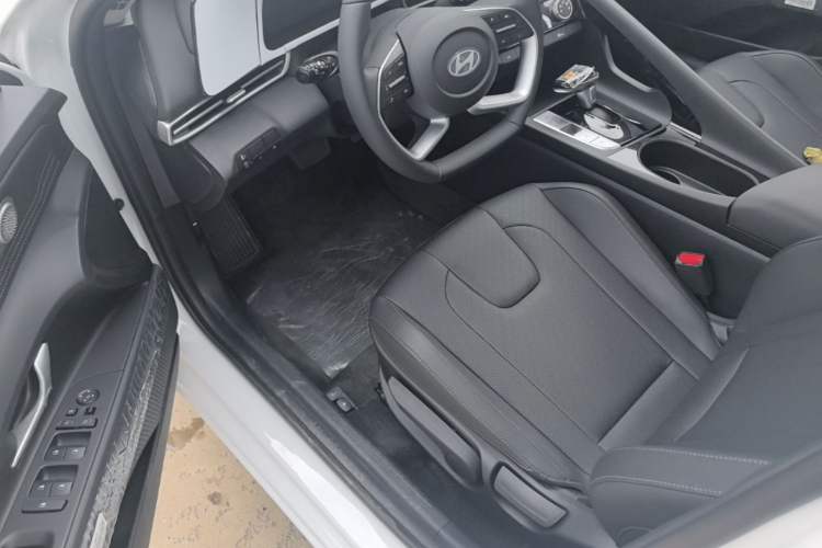 Used Hyundai Elantra 2026 Model 1.5L CVT GLX Elite Edition Driver Seat