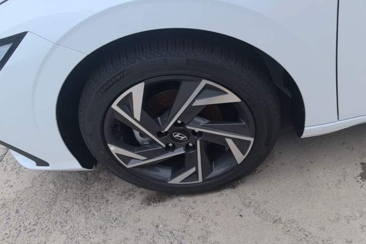 Used Hyundai Elantra 2026 Model 1.5L CVT GLX Elite Edition Left Front Wheel Hub