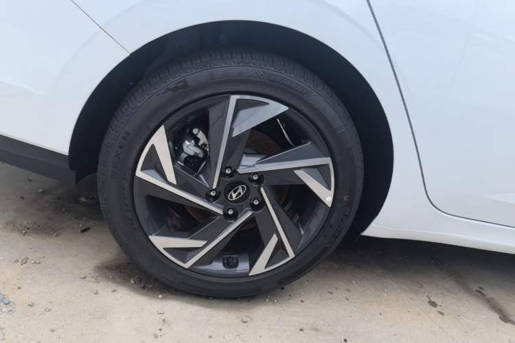 Used Hyundai Elantra 2026 Model 1.5L CVT GLX Elite Edition Right Rear Wheel Hub