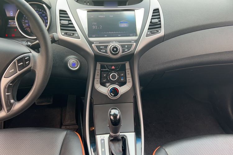 Used Hyundai Elantra (5th Generation / Langdong) 2016 1.6L Automatic Prestige Model Audio And AC Panel