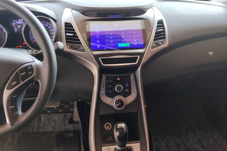 Used Hyundai Elantra (5th Generation / Langdong) 2016 1.6L Automatic Smart Version Audio And AC Panel