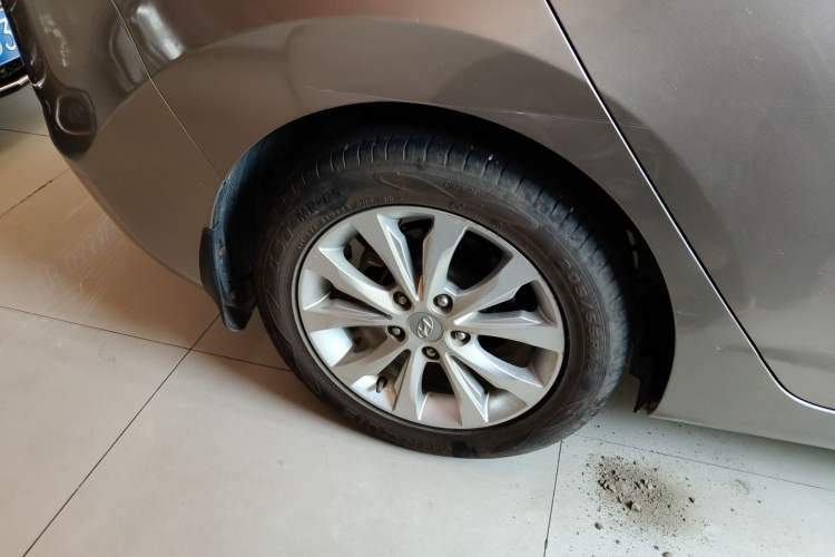 Used Hyundai Elantra (5th Generation / Langdong) 2016 1.6L Automatic Smart Version Exterior 8