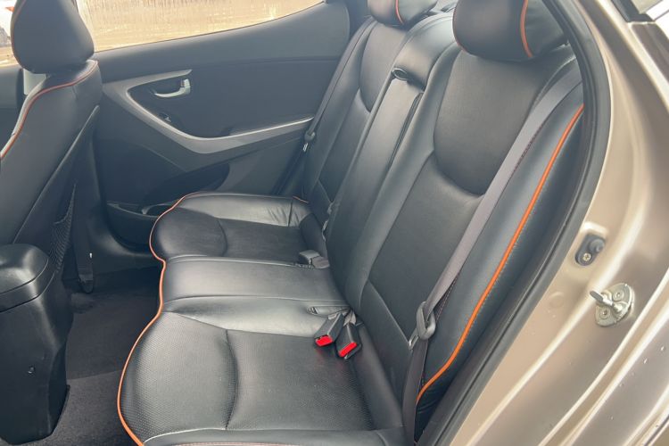 Used Hyundai Elantra (5th Generation / Langdong) 2016 1.6L Automatic Prestige Model Interior 1