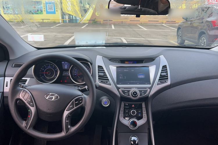 Used Hyundai Elantra (5th Generation / Langdong) 2016 1.6L Automatic Prestige Model Interior 3