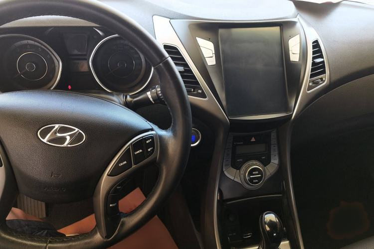 Used Hyundai Elantra (5th Generation / Langdong) 2015 1.6L Automatic Luxury Model Audio And AC Panel