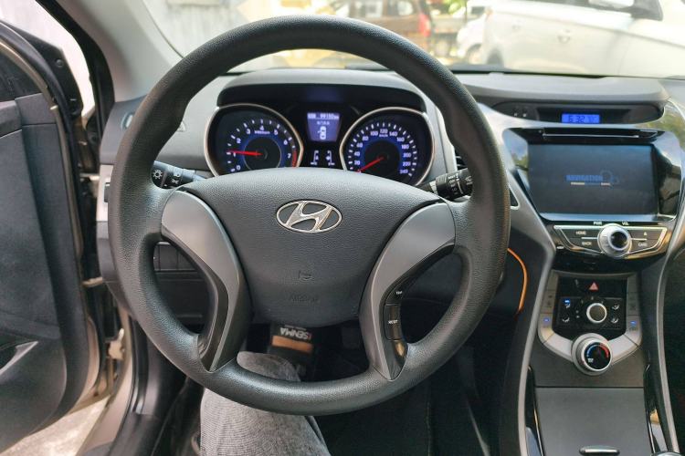 Used Hyundai Elantra (5th Generation / Langdong) 2012 1.6L Manual Leading Model Interior 3