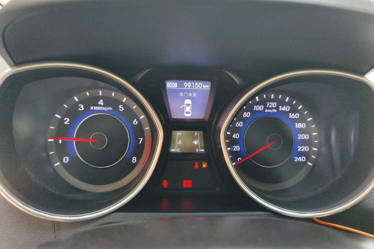 Used Hyundai Elantra (5th Generation / Langdong) 2012 1.6L Manual Leading Model Odometer Close Up