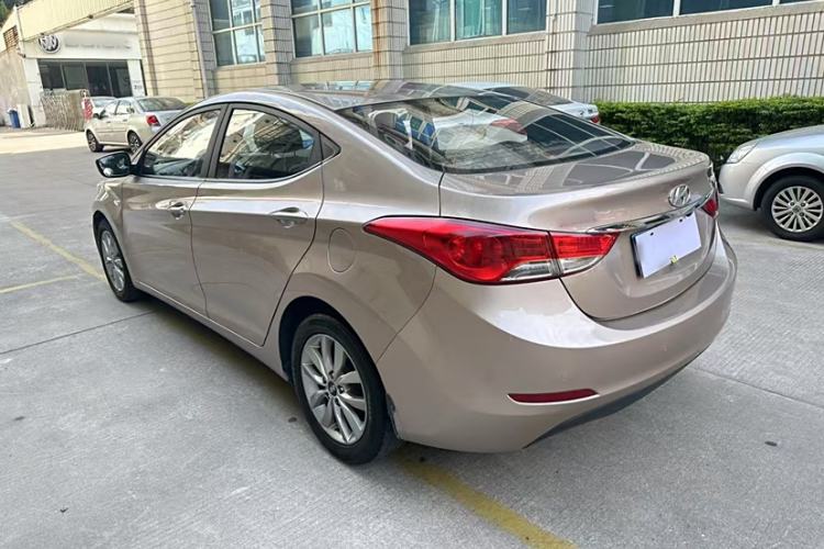 Used Hyundai Elantra (5th Generation / Langdong) 2015 1.6L Automatic Fashion Model Exterior 2