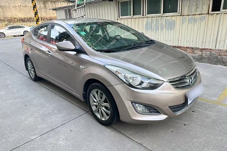 Used Hyundai Elantra (5th Generation / Langdong) 2015 1.6L Automatic Fashion Model Exterior 4