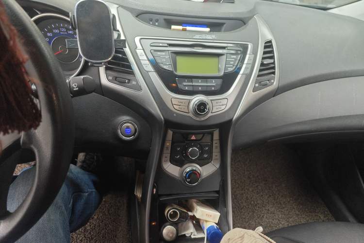 Used Hyundai Elantra (5th Generation / Langdong) 2012 1.6L Manual Leading Model Audio And AC Panel