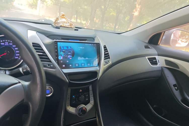 Used Hyundai Elantra (5th Generation / Langdong) 2012 1.6L Manual Leading Model Audio And AC Panel